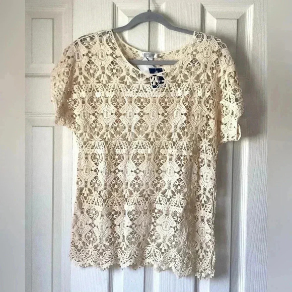 Solitaire Tops - Solitaire NWT  Crochet Lace Top Pullover Ivory Color Size Small
